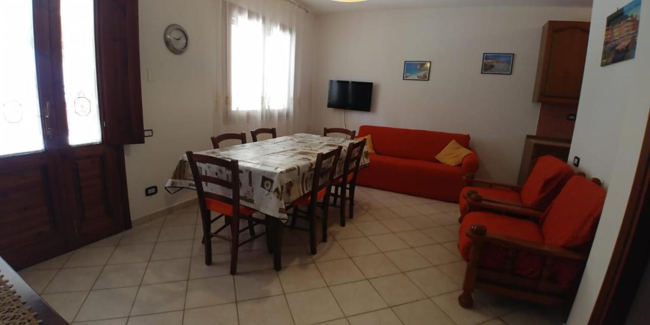 Casa Giovanna Porto Pino Eksteriør billede